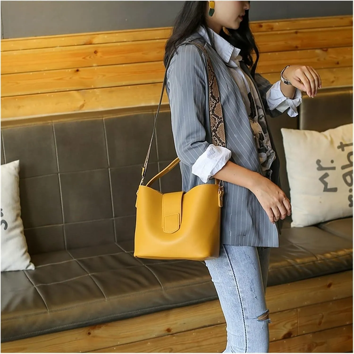 Leather Shoulder Bags For Woman Messenger Bags Wide Strap Women Bucket Bag Handbags
